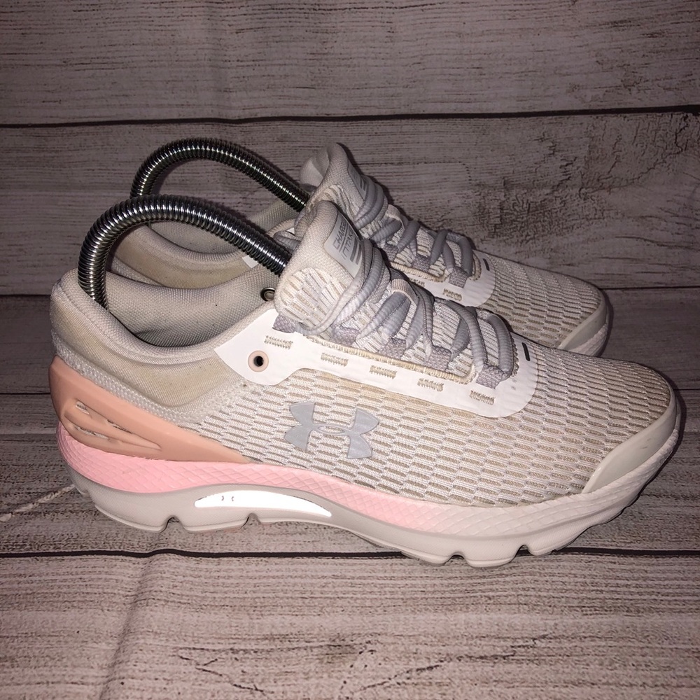 Women’s Under Armour Charged Intake sz 7.5
